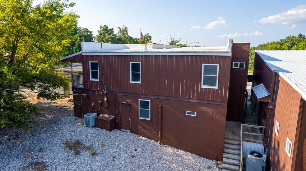 More Photos Of 8 Sunset Hills Ct, Sunrise Beach Storefront For Sale