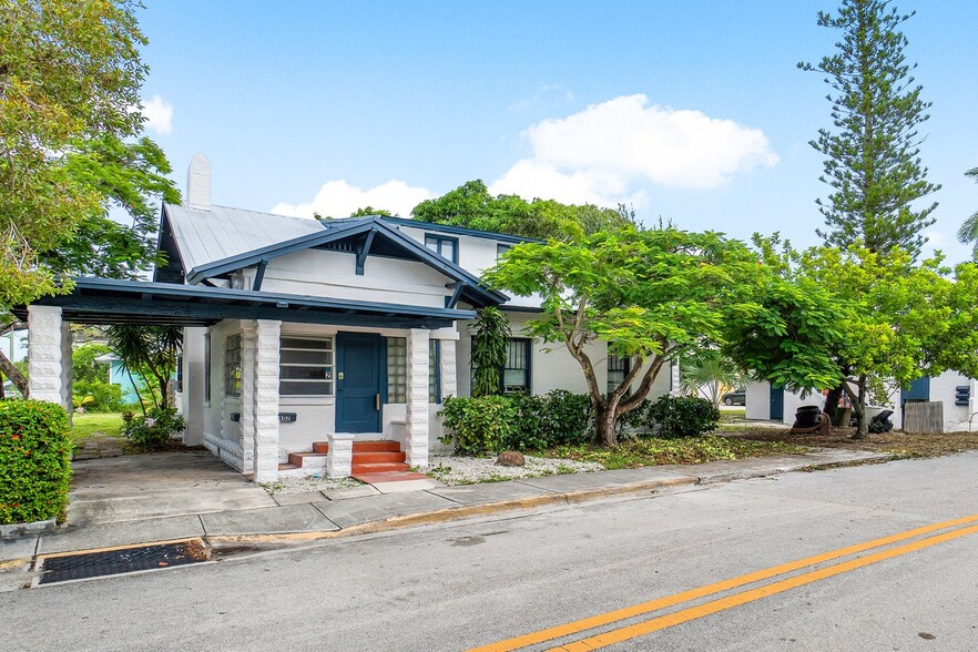 Primary Photo Of 402 N Federal Hwy, Lake Worth Apartments For Sale