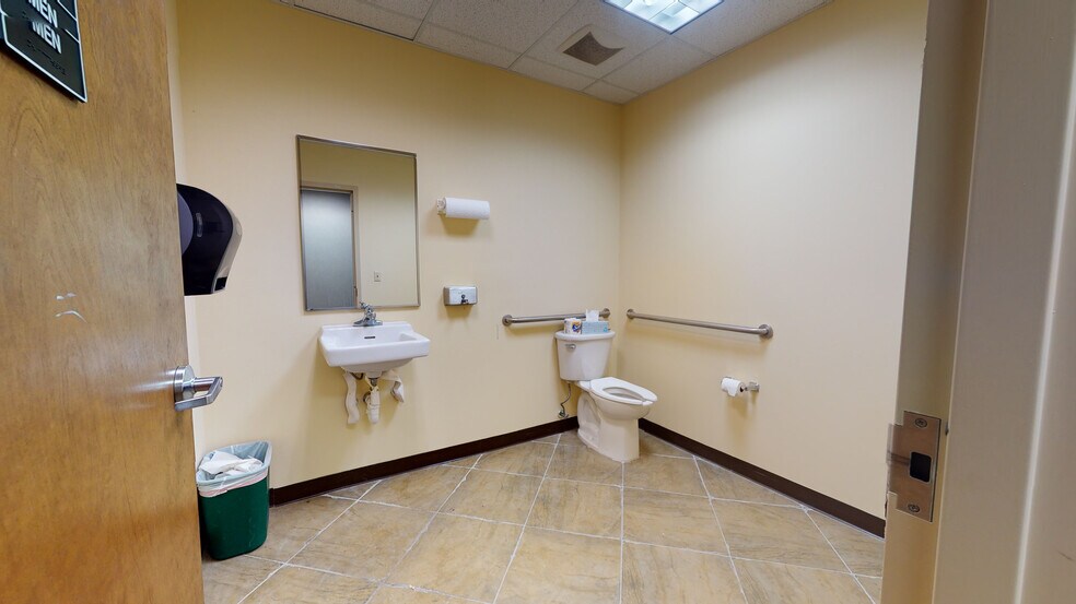 More Photos Of 47 US Highway 206, Augusta Office For Lease