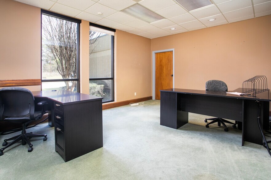 More Photos Of 9846 State Highway 31 E, Tyler Medical For Sale