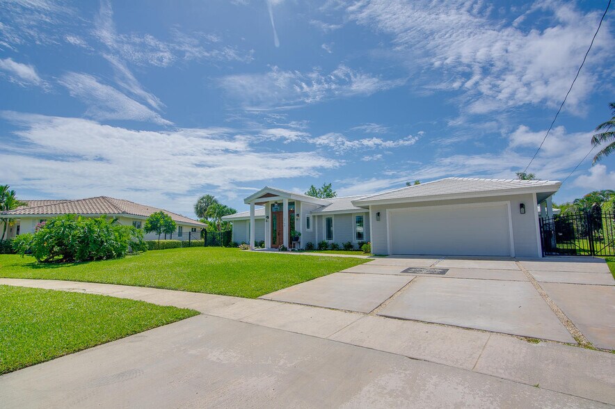 More Photos Of 1768 Tudor Rd, North Palm Beach Specialty For Sale