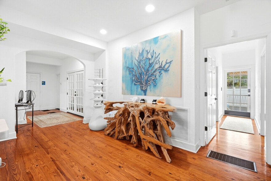 More Photos Of 7024 Central Ave, Saint Petersburg Medical For Sale