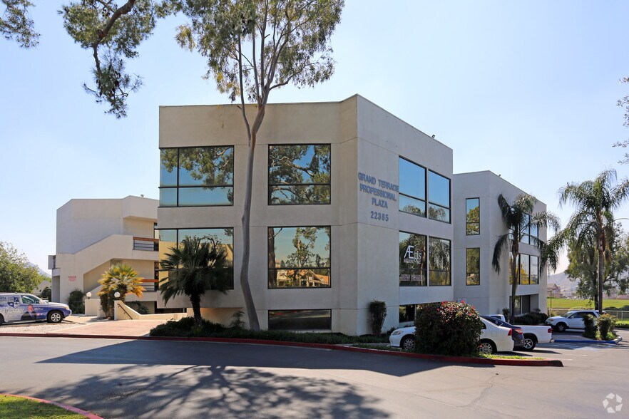 More Photos Of 22365 Barton Rd, Grand Terrace Office For Lease
