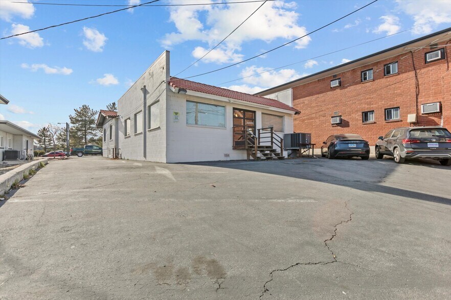 More Photos Of 123 Mt Rose St, Reno General Retail For Sale