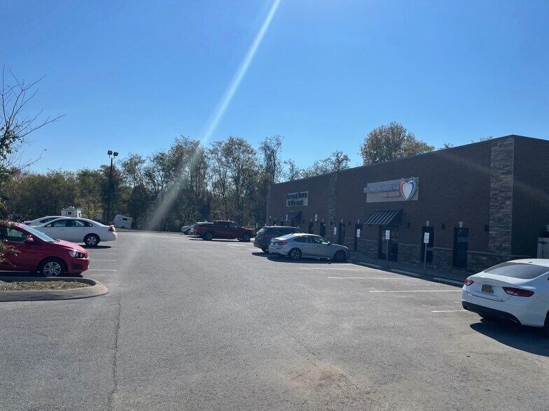 More Photos Of 116 Merchants Blvd, Clarksville General Retail For Lease