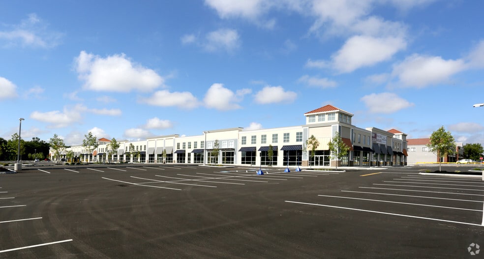 Primary Photo Of 655 S Willow St, Manchester Storefront For Lease