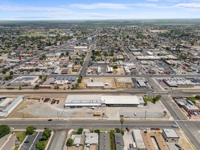 More Photos Of 1302 Glenwood St, Delano Refrigeration Cold Storage For Sale