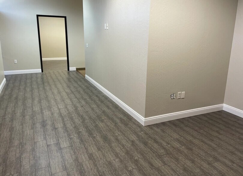 More Photos Of 20819 N Cave Creek Rd, Phoenix Office For Lease