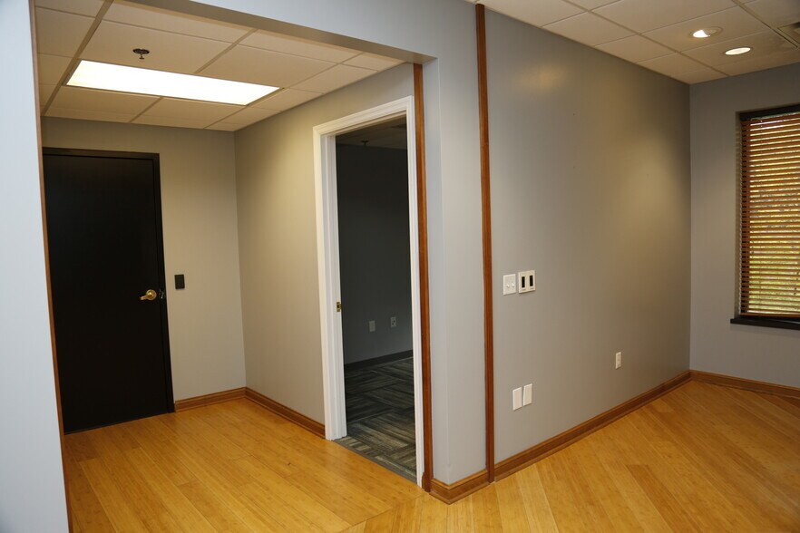 More Photos Of 215 Don Knotts Blvd, Morgantown Office For Lease