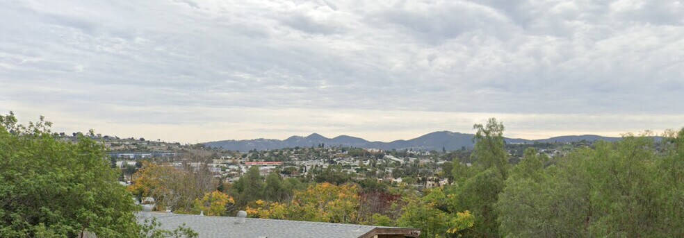 More Photos Of 326 Plumosa Ave, Vista Land For Sale