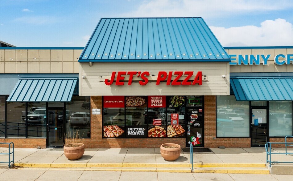 More Photos Of 4174-4246 Pontiac Lake Rd, Waterford Unknown For Lease