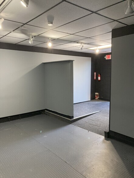 More Photos Of 4111 12 Mile Rd, Berkley Storefront For Sale