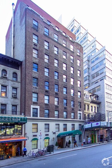 More Photos Of 121 E 60th St, New York Medical For Lease