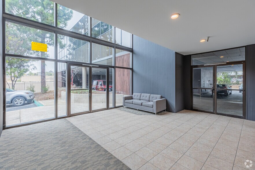 More Photos Of 191 Calle Magdalena, Encinitas Office For Sale