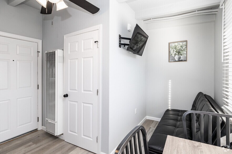 More Photos Of 1864 Cordova St, Los Angeles Apartments For Sale