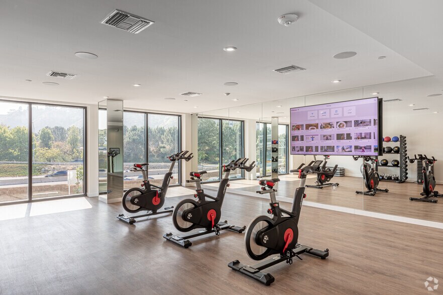 More Photos Of 375 Camino De La Reina, San Diego Multifamily For Sale