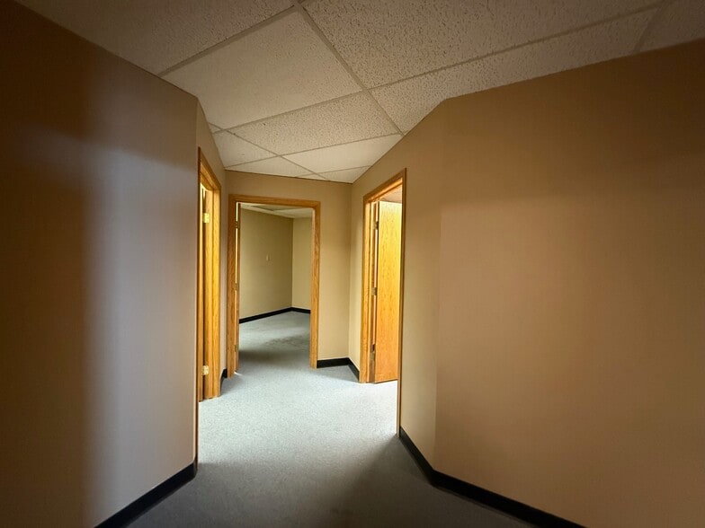 More Photos Of 2312 W Pawnee St, Wichita Unknown For Lease