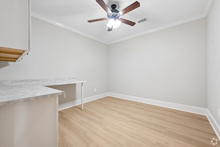 More Photos Of , Warner Robins Office For Sale
