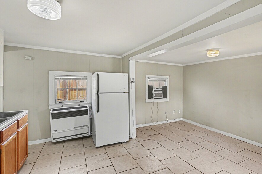 More Photos Of 308 Chestnut St, Silver Lake Apartments For Sale