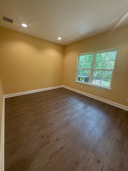 More Photos Of 100 Roberts Village Ct, Fruit Cove Unknown For Lease