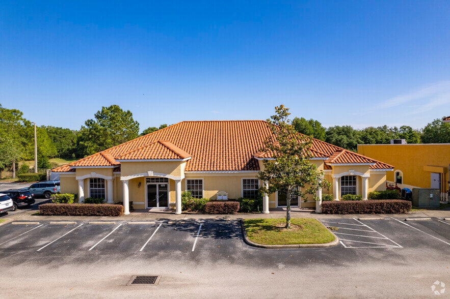 More Photos Of 1070-1072 E Brandon Blvd, Brandon Medical For Lease