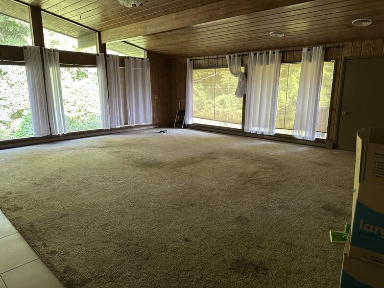 More Photos Of 4730 Scottdale Rd, Saint Joseph Specialty For Sale