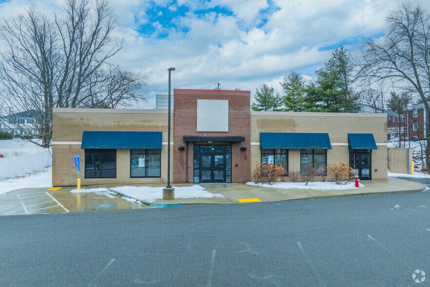 Primary Photo Of 39 Chelmsford St, Chelmsford Daycare Center For Lease