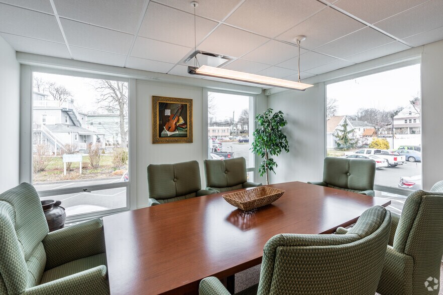 More Photos Of 83 East Ave, Norwalk Medical For Lease