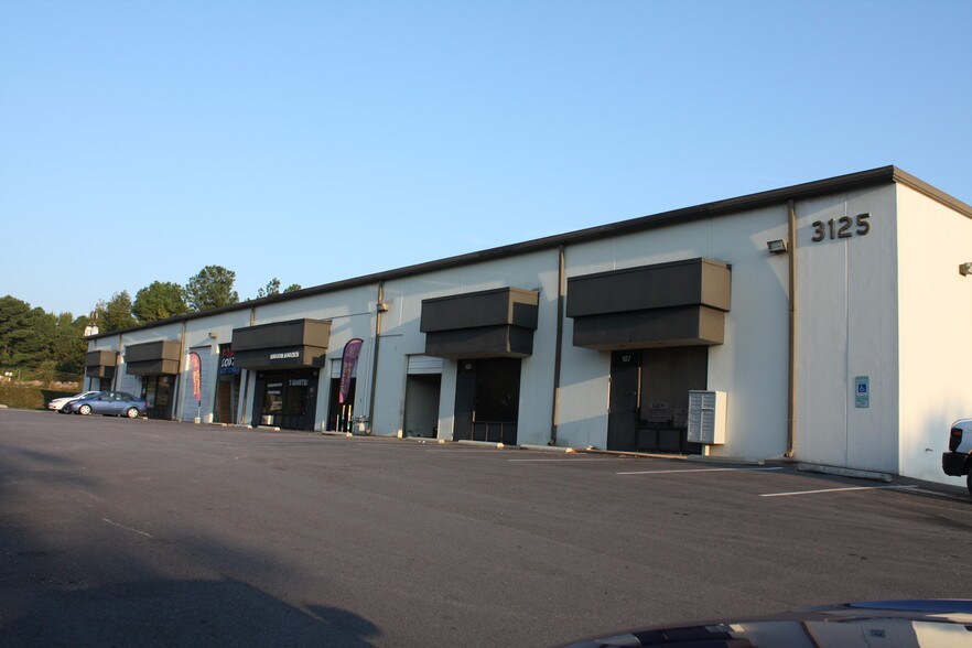 More Photos Of 3125 Gresham Lake Rd, Raleigh Warehouse For Lease