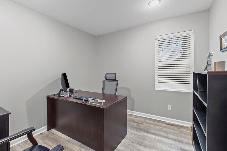 More Photos Of 6606 Old Shell Rd, Mobile Office For Sale