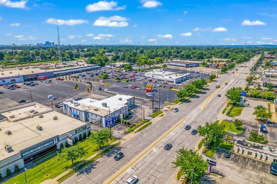More Photos Of 504 E Lewis and Clark Pky, Clarksville Freestanding For Sale