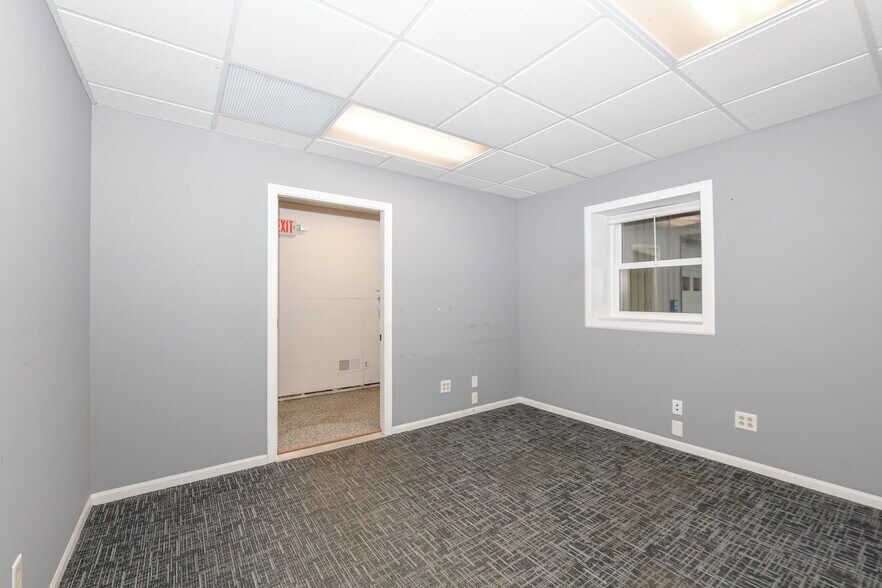 More Photos Of 108 N Front St, Burlington Specialty For Sale