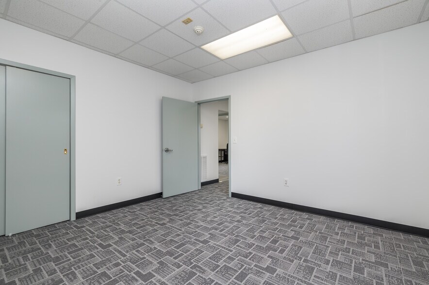 More Photos Of 2400 Hempstead Tpke, East Meadow Medical For Lease