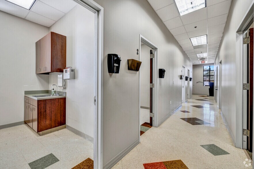 More Photos Of 200 Renaissance Way, Crockett Medical For Sale