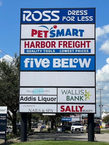 More Photos Of 10013 Almeda Genoa Rd, Houston Unknown For Lease