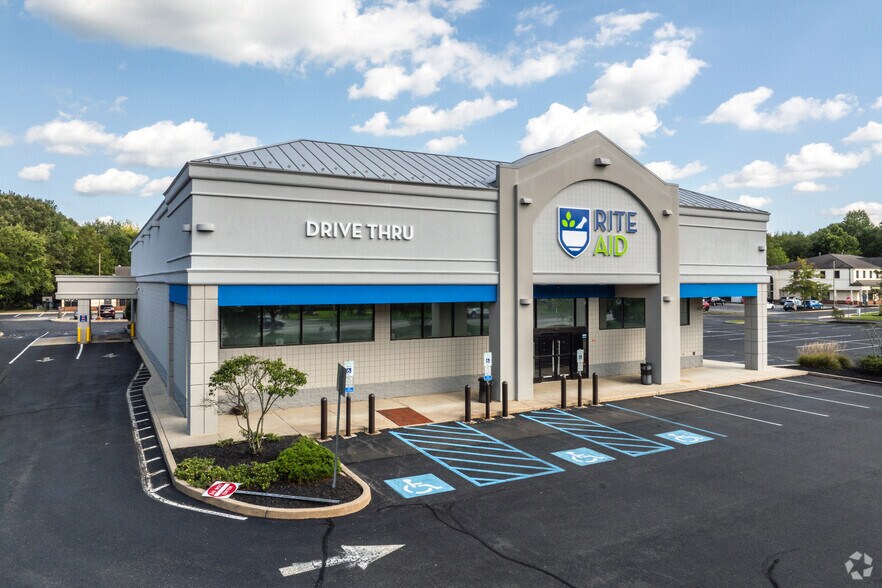 More Photos Of 409 Stokes Rd, Medford Drugstore For Lease