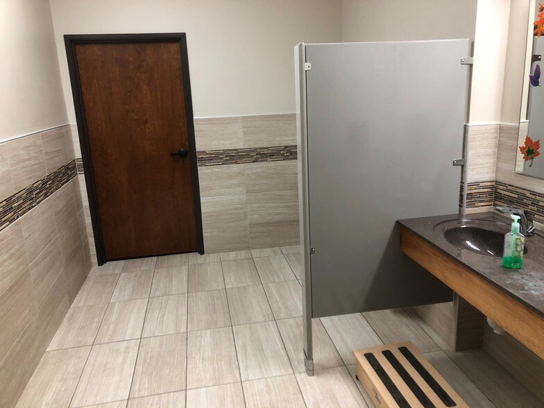 More Photos Of 315 W 3rd St N, Newton Office For Sale