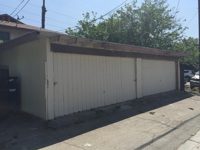More Photos Of 5919 Whitnall Hwy, North Hollywood Apartments For Sale