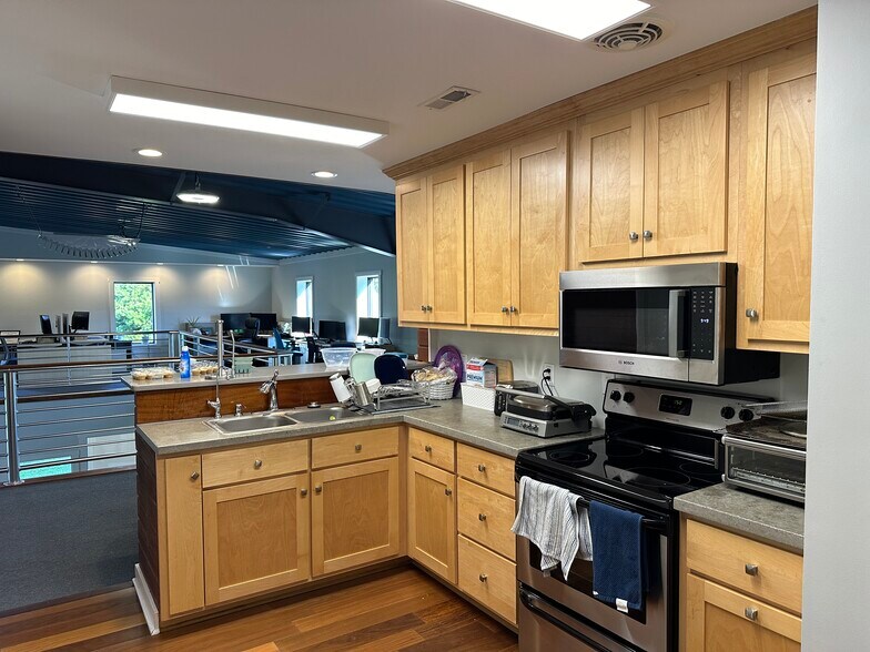 More Photos Of 310 Greenfield Dr, Newport Warehouse For Sale