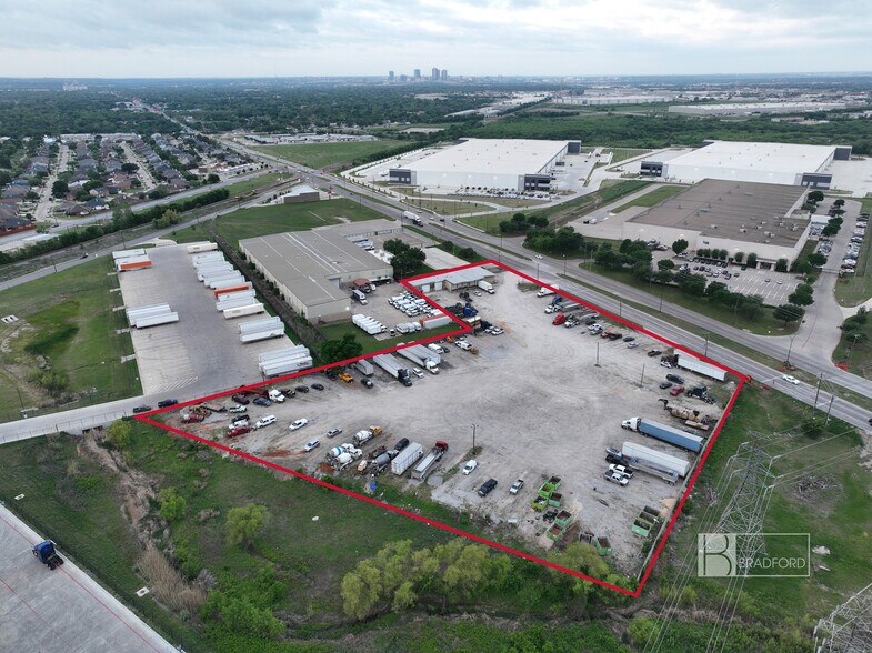 More Photos Of 3900 N Beach St, Haltom City Warehouse For Sale
