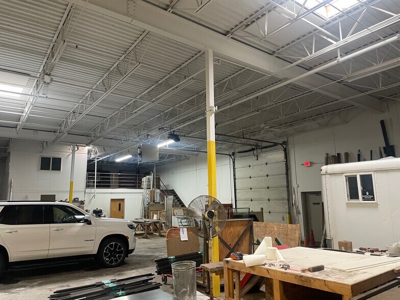 More Photos Of 11241-11265 91st Ave N, Maple Grove Manufacturing For Lease
