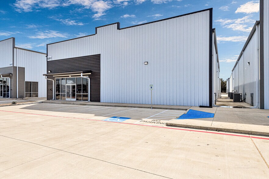 More Photos Of 11555 Gaston, Katy Industrial For Lease