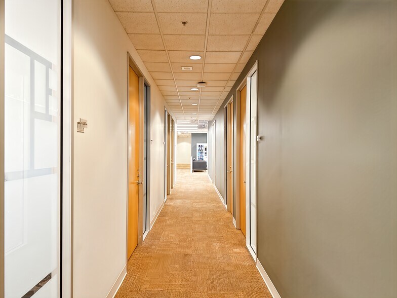 More Photos Of 888 3rd St SW, Calgary Coworking Space