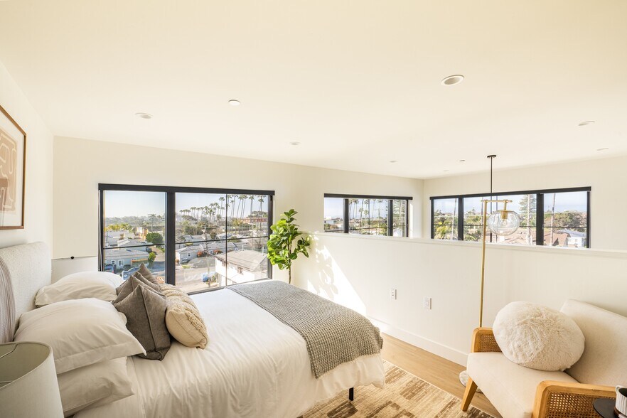 More Photos Of 1931 S Coast Hwy, Oceanside Apartments For Sale