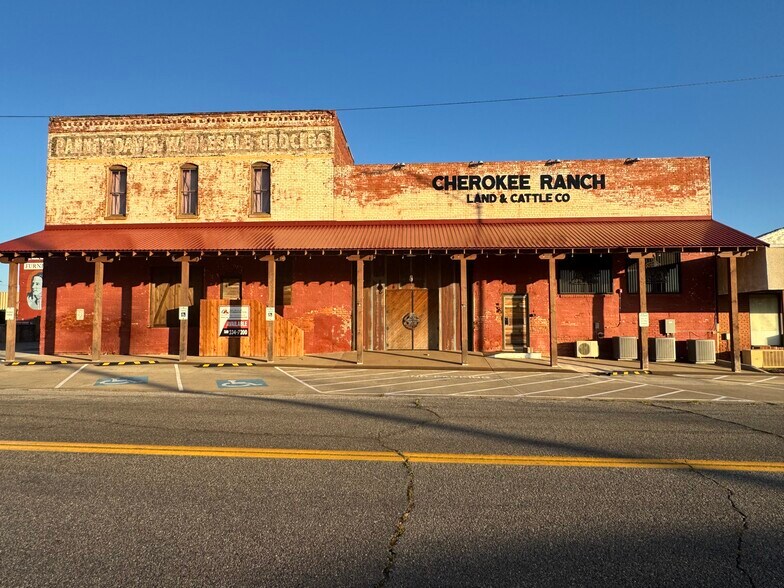 More Photos Of 112 E Cherokee Ave, Enid Manufacturing For Lease