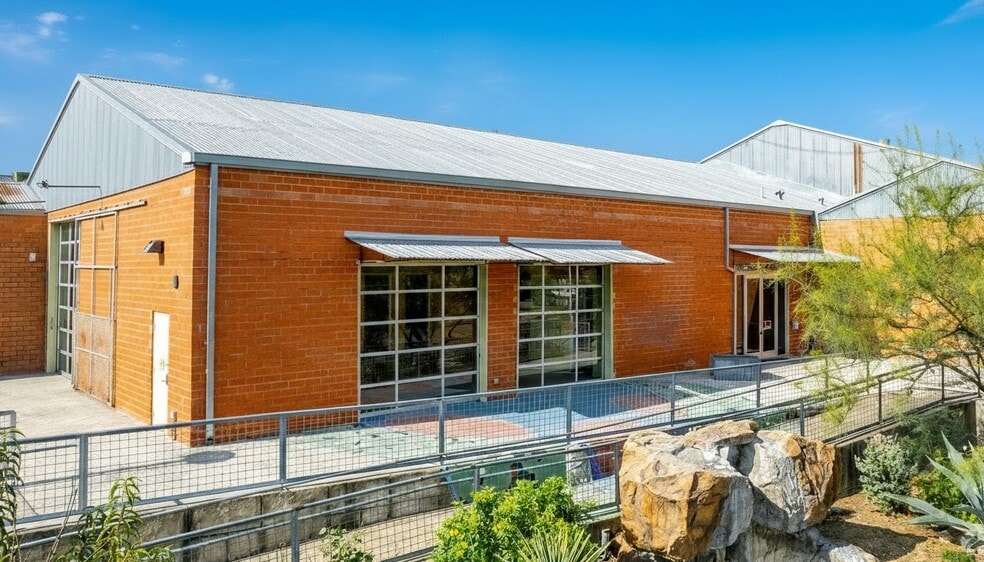 More Photos Of 1518 S Alamo St, San Antonio Loft Creative Space For Lease