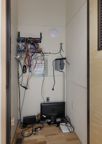 More Photos Of 3239 Cascade Ave, Hood River Office Residential For Lease