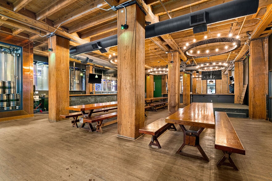 More Photos Of 325 S Lake Ave, Duluth Office For Lease