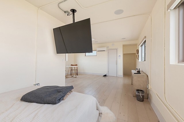 More Photos Of 124 N Townsend Ave, Los Angeles Loft Creative Space For Sale