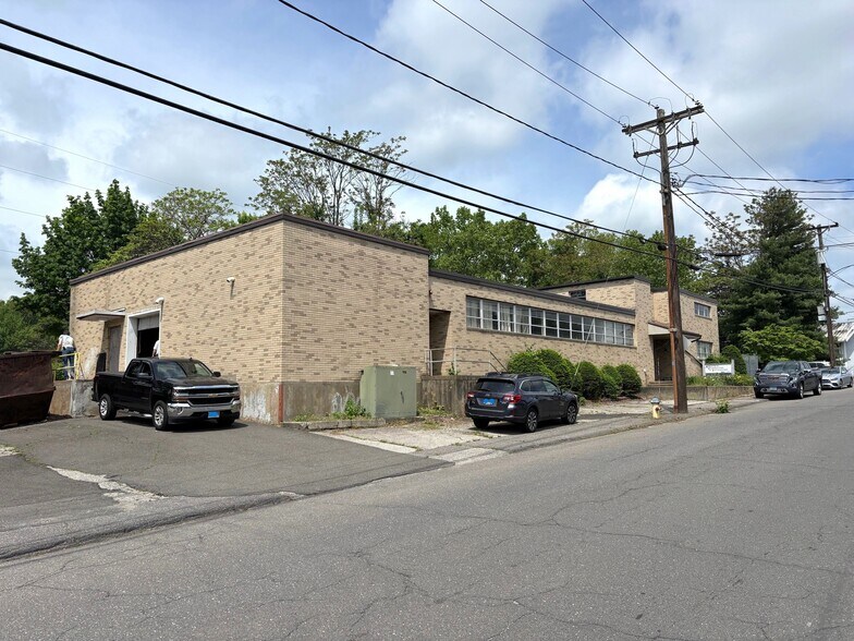 More Photos Of 168 Railroad Hill St, Waterbury Warehouse For Sale